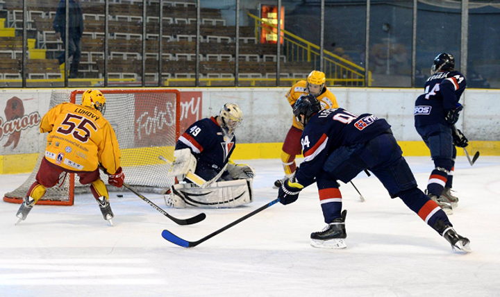 Dorastenci Dukly dvakrát zdolali Slovan, v sobotu 389 trestných minút!